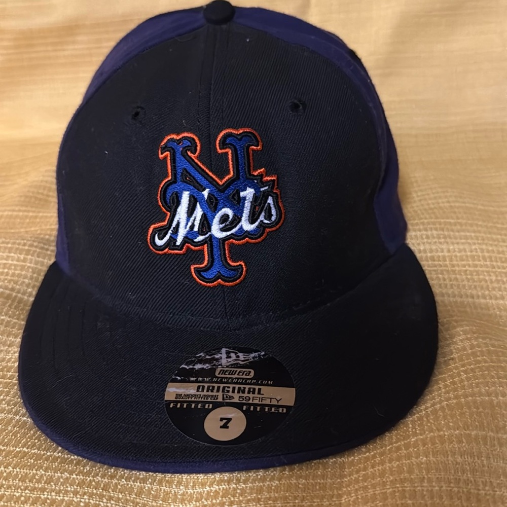 New Era Black and Blue Mets baseball Hat Fitted